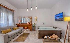 Achilleas Deluxe Αpartment -Pet Friendly-Parking-Mountain View